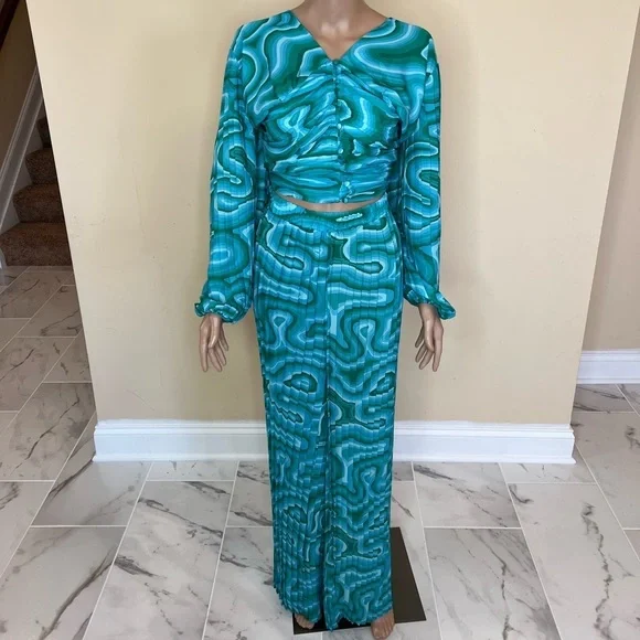 𝅺Ashley Stewart two peice sets - Picture 2 of 15